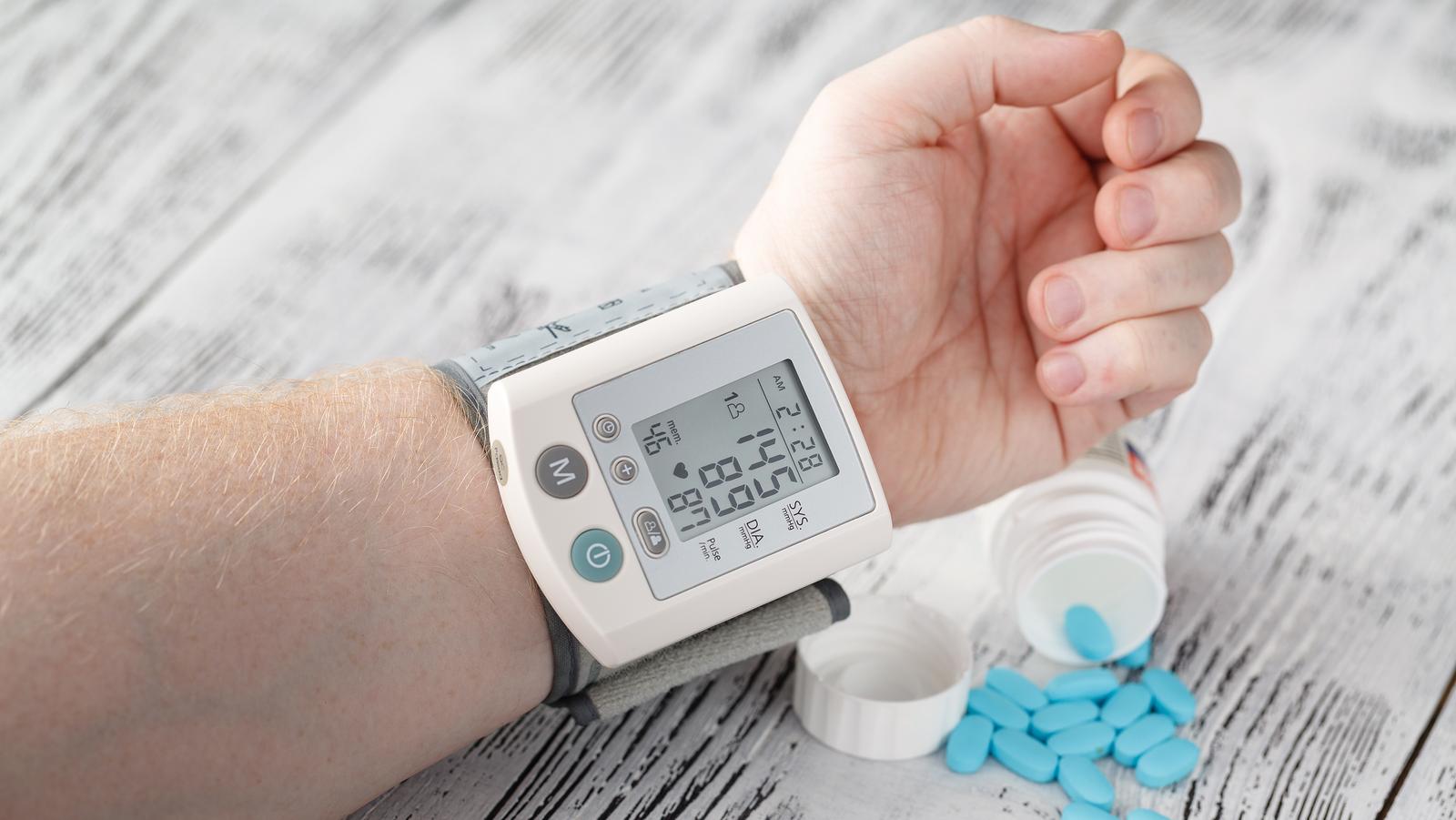 magas vérnyomás folyadékkorlátozás a harmadik generációs magas vérnyomás elleni gyógyszerek